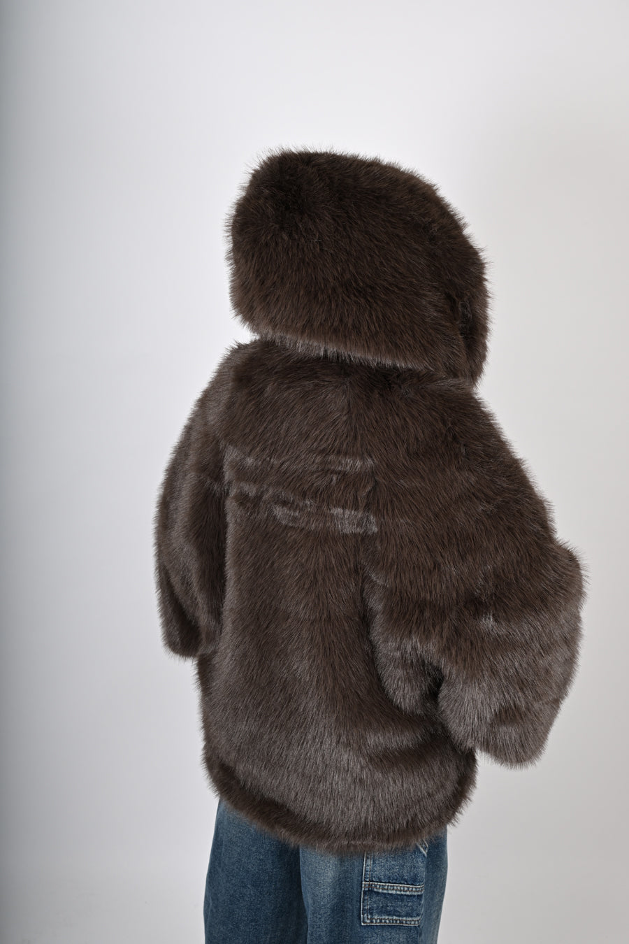 Eco-pelliccia con cappuccio