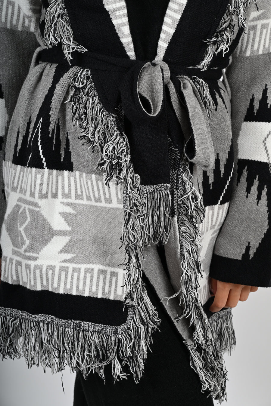 Cardigan in fantasia con frange lungo