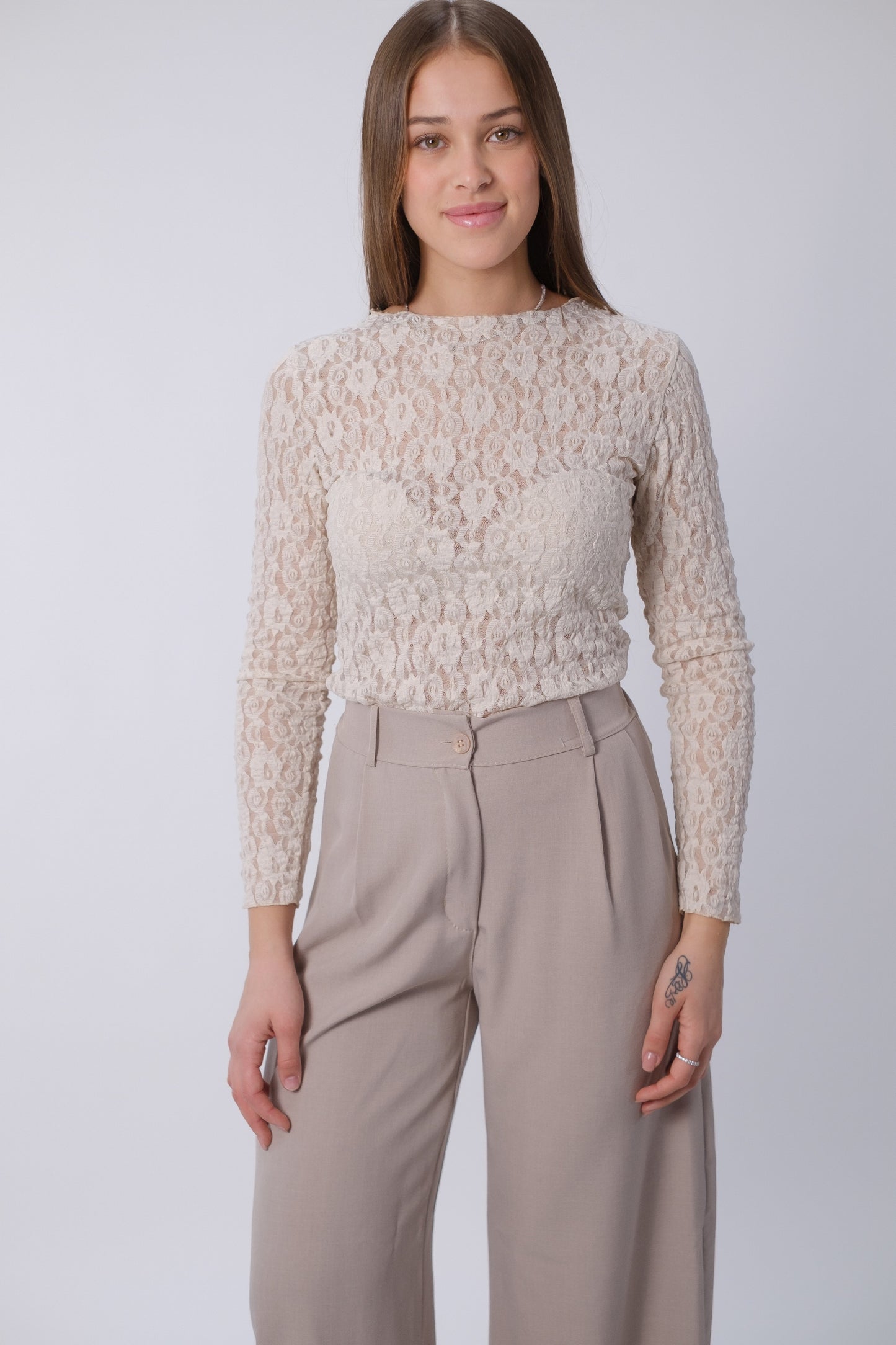 Maglia trasparente in pizzo