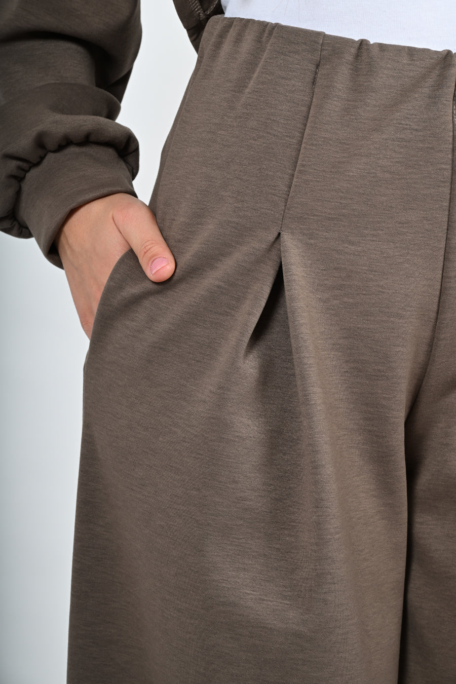 Pantalone tuta con pence