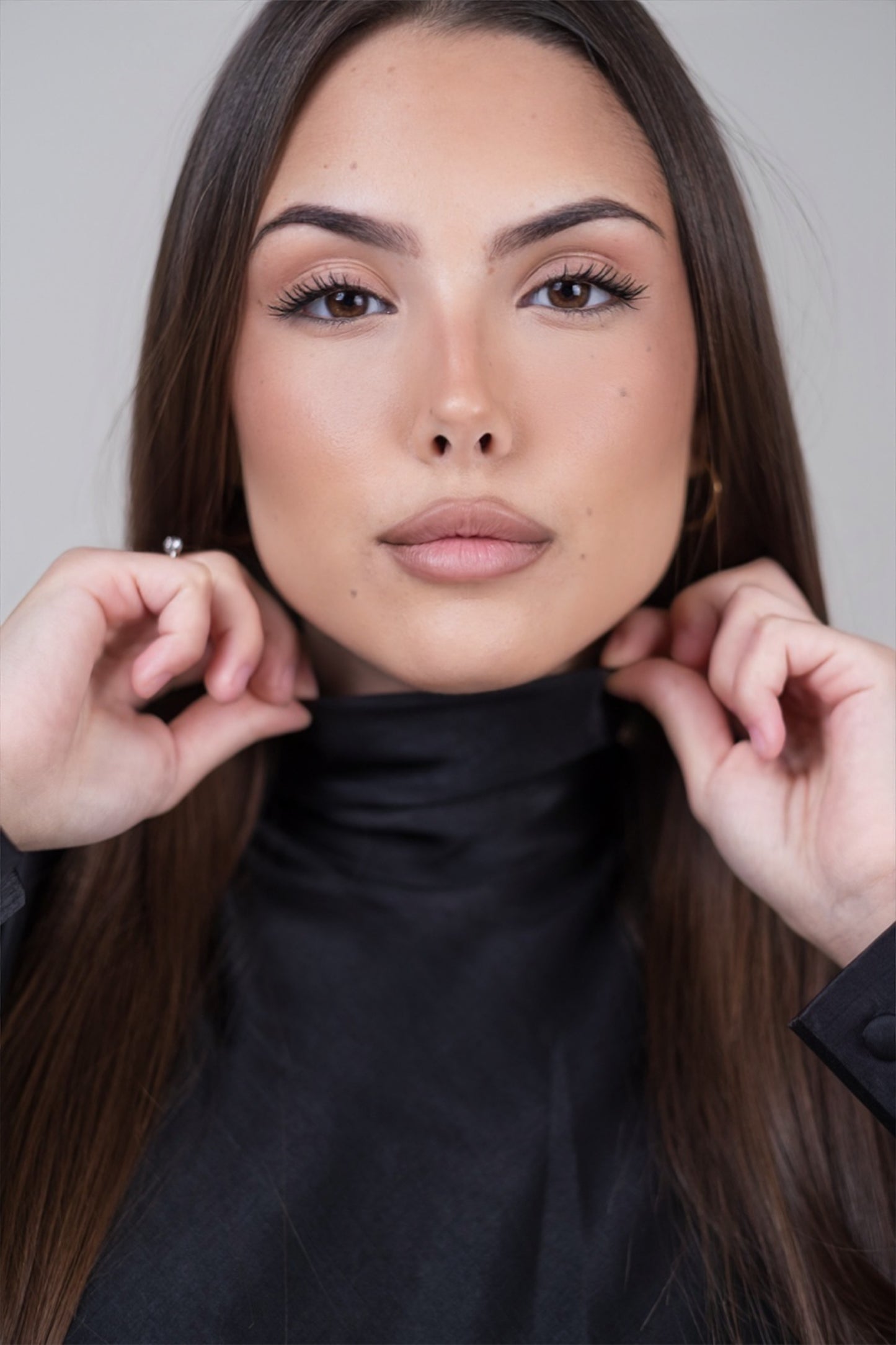 Abito in raso con pizzo