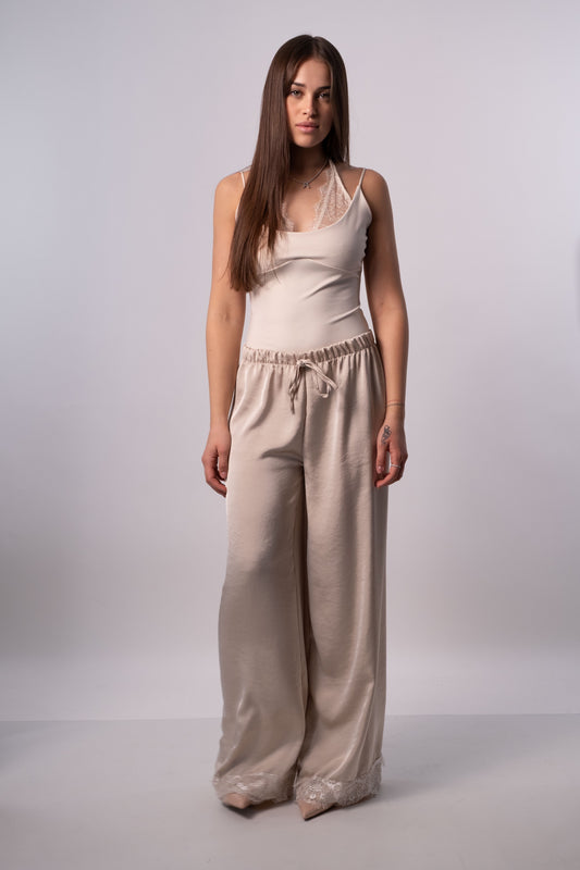 Pantalone in raso con pizzo