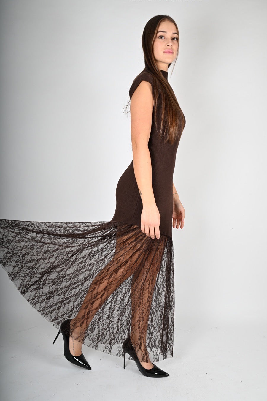 Abito lungo in maglia con pizzo