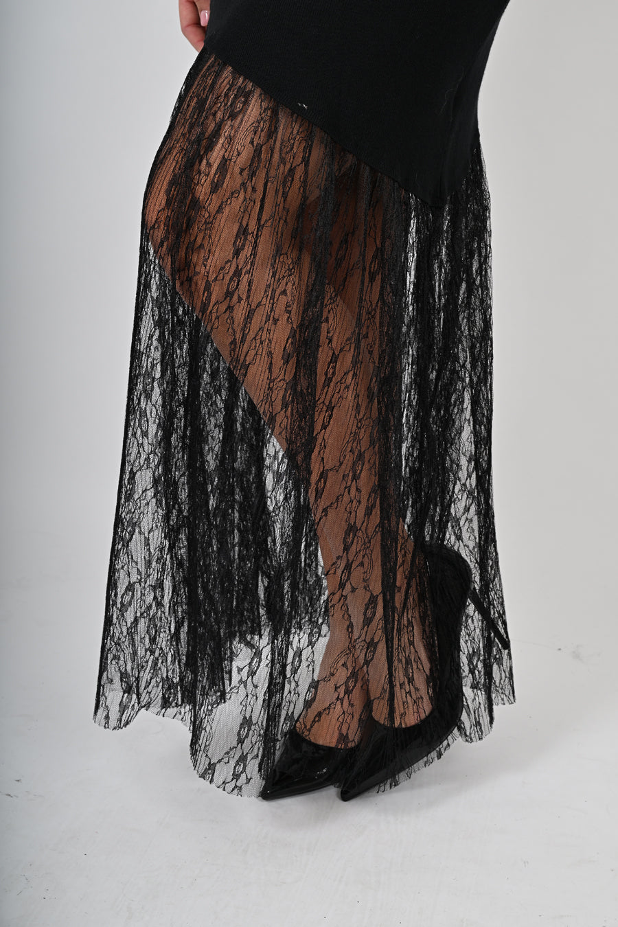 Abito lungo in maglia con pizzo