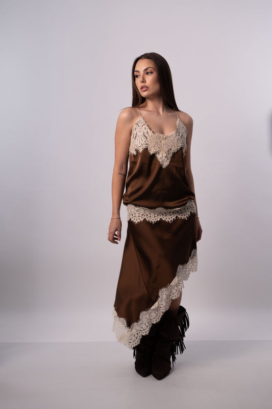 Gonna in raso con pizzo