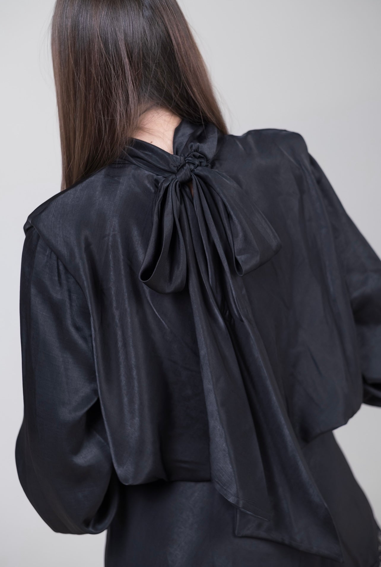 Abito in raso con pizzo