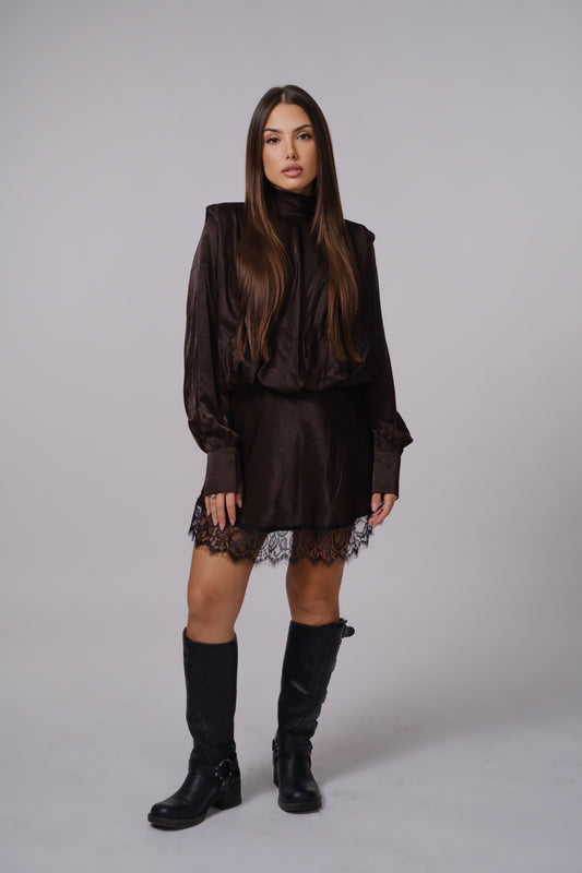 Abito in raso con pizzo