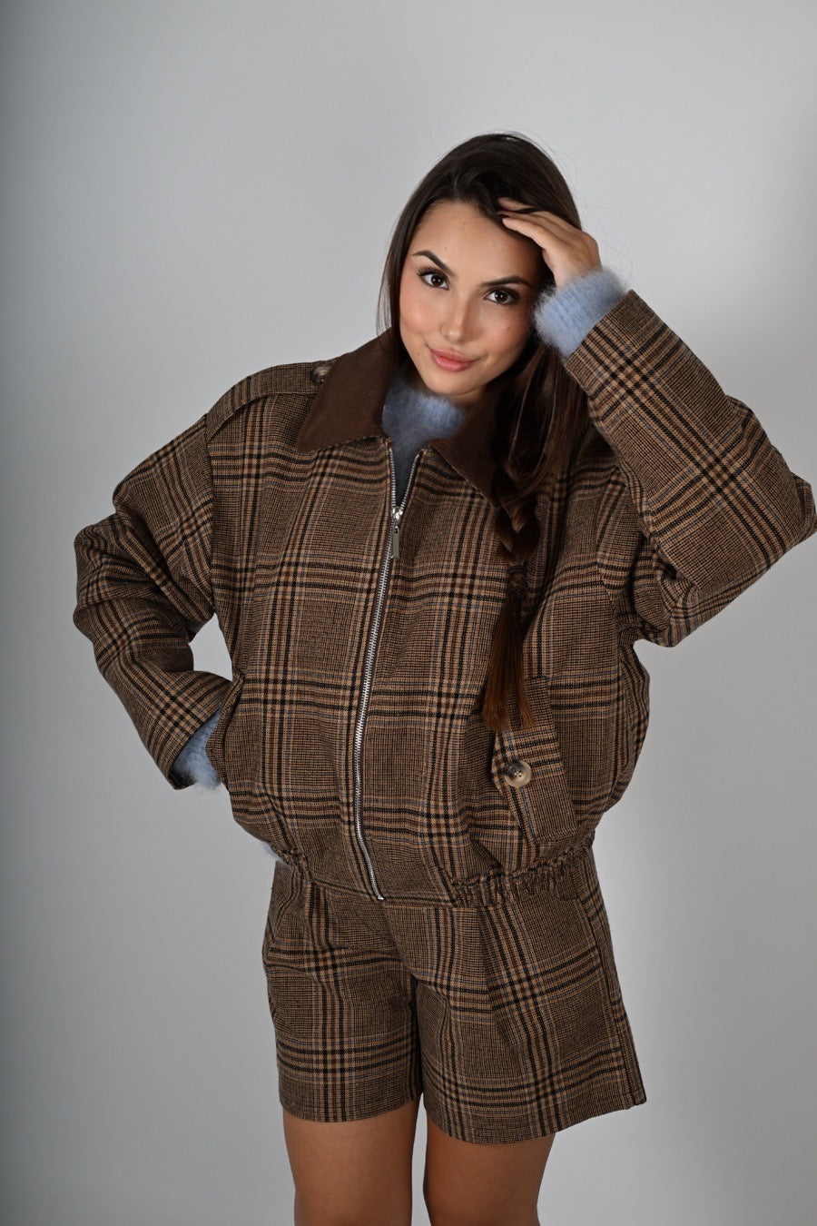 Bomber oversize scozzese con tasche a vista