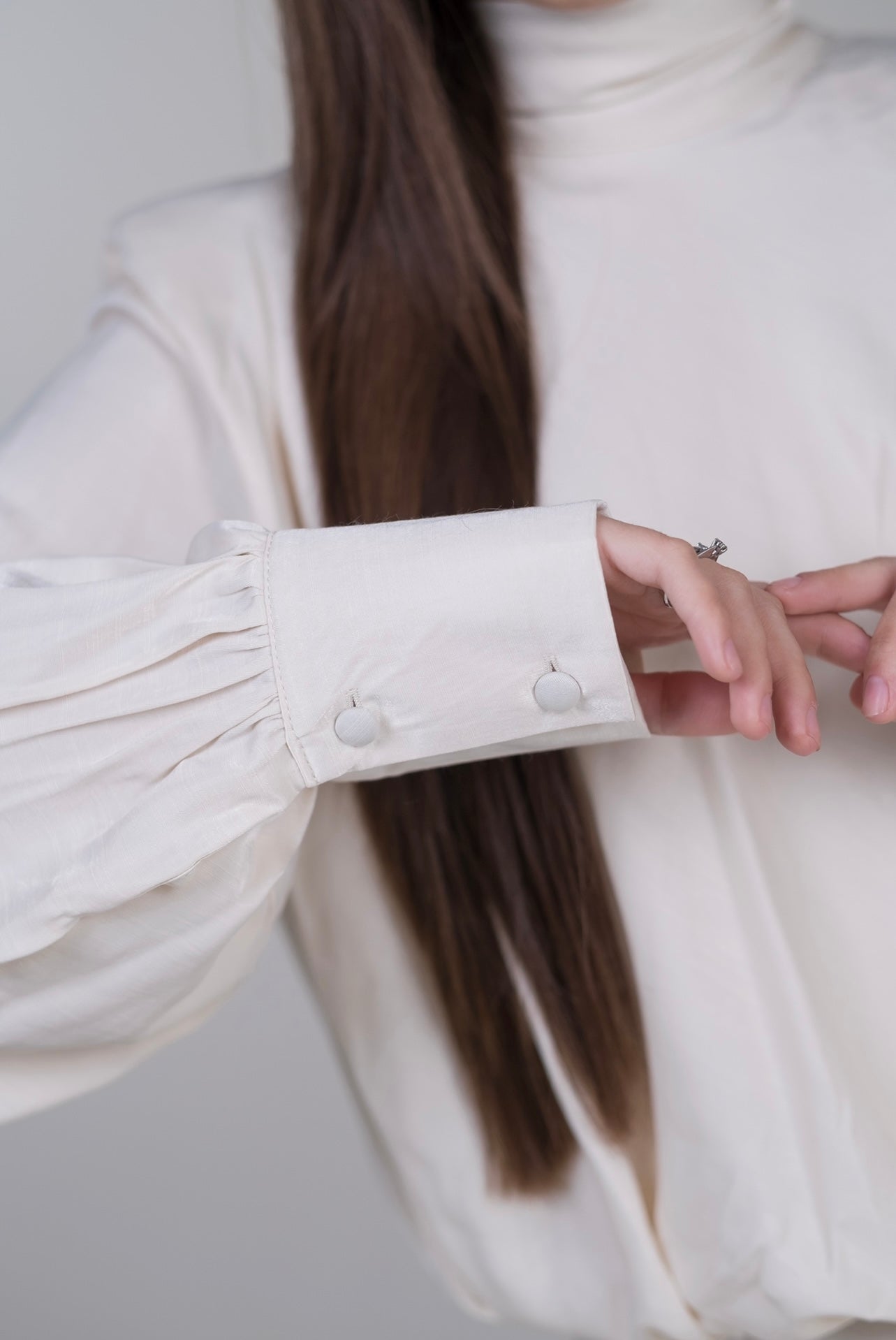 Abito in raso con pizzo