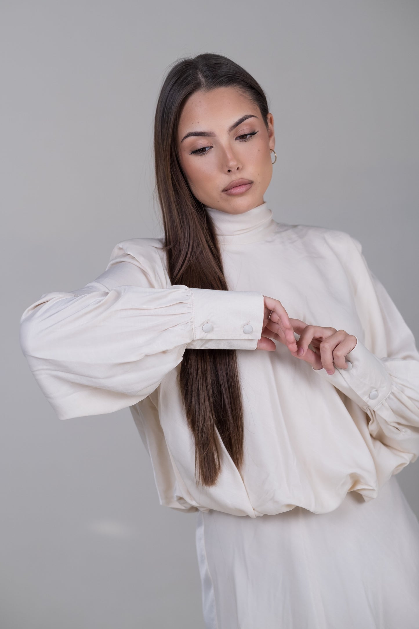 Abito in raso con pizzo