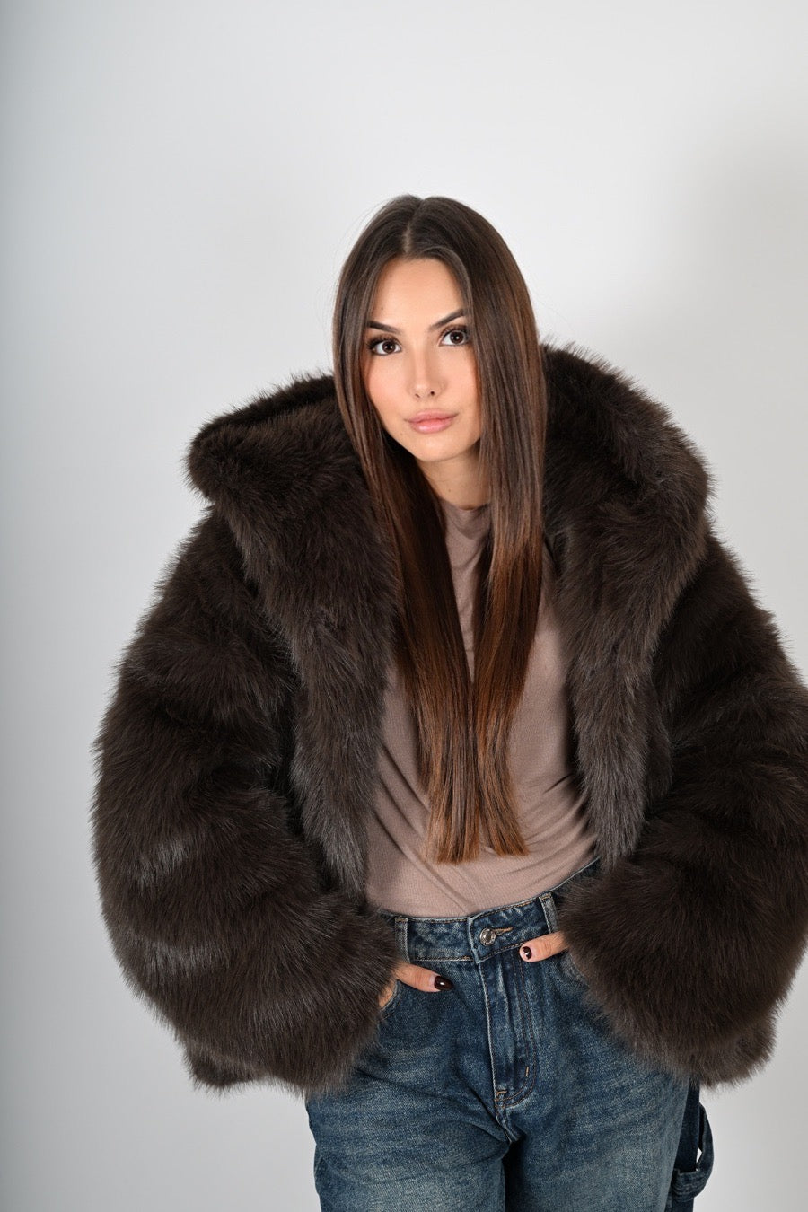 Eco-pelliccia con cappuccio