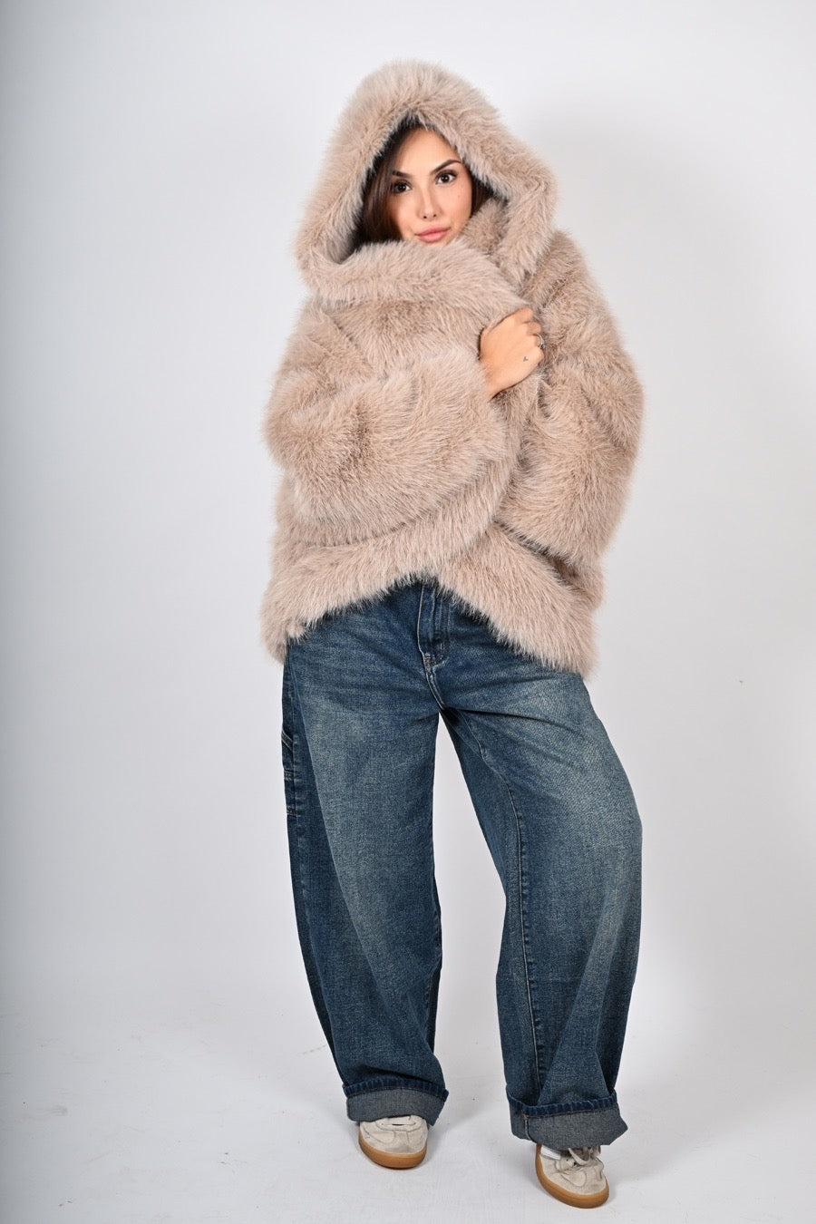 Eco-pelliccia con cappuccio