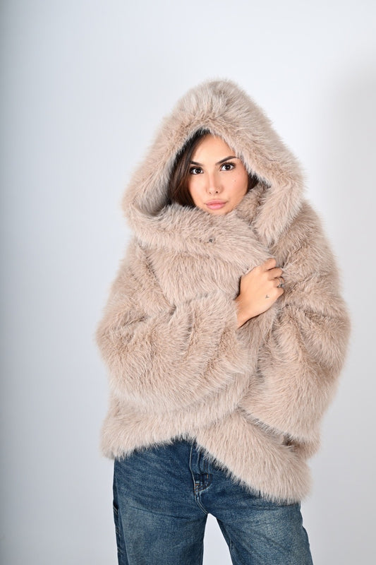 Eco-pelliccia con cappuccio