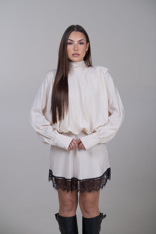 Abito in raso con pizzo